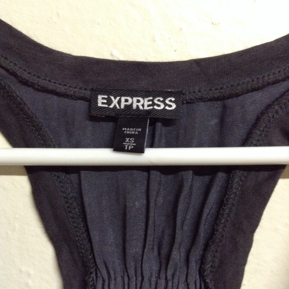 💥 SOLD! Beautiful Razor Back Top - Picture 4 of 4